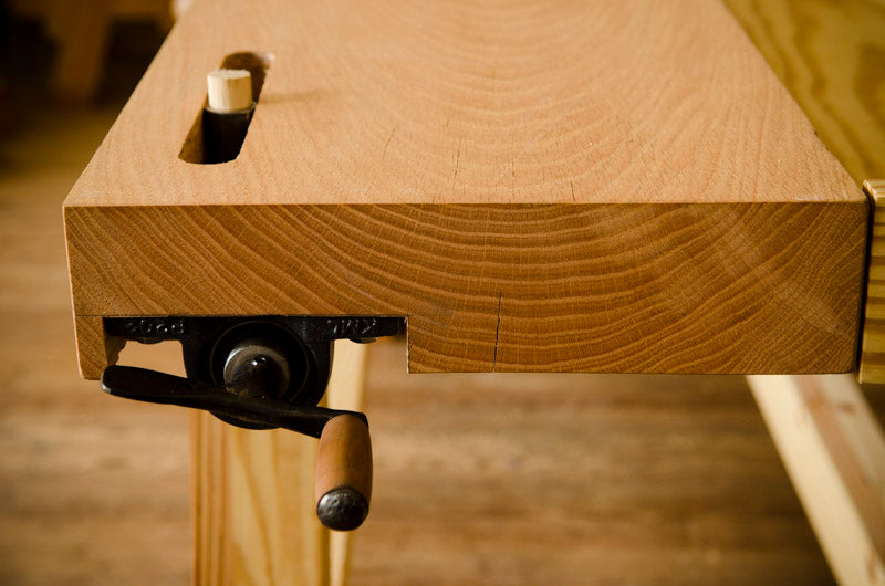 A portable Moravian Workbench tail vise