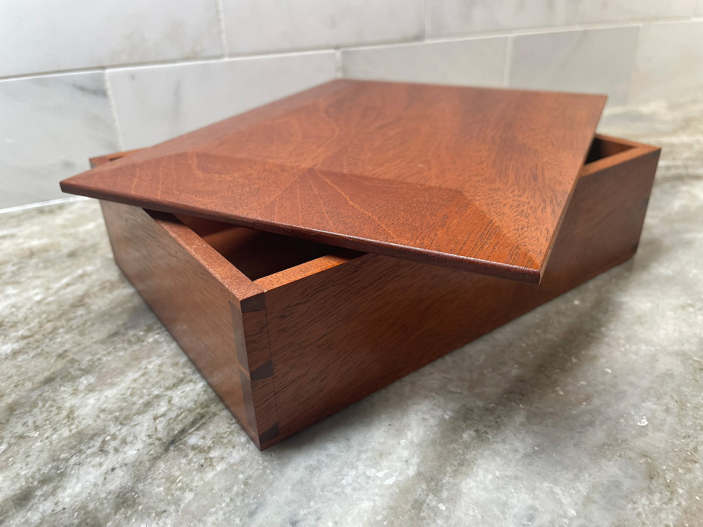 Woodworking Class: Make a Dovetail Memento Box with Tom Calisto (2 Days)