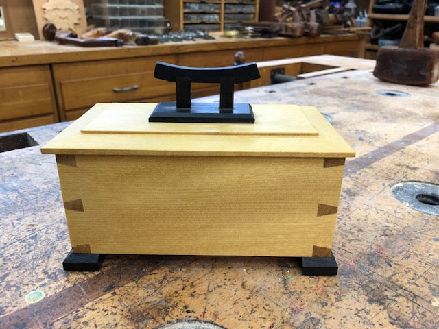 Woodworking Class: Make a Dovetail Memento Box with Bill Anderson (1 day)