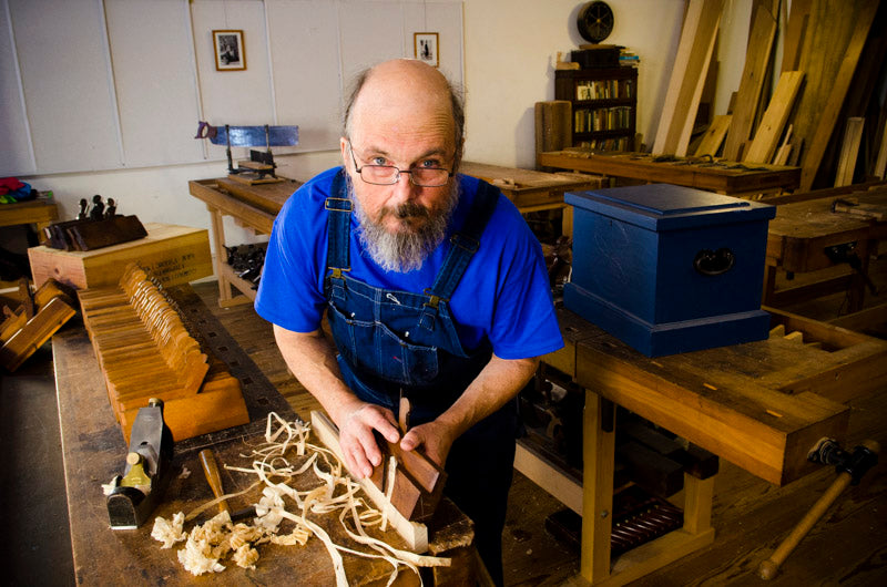 Willard Bill Anderson using molding planes moulding planes in a woodworking school